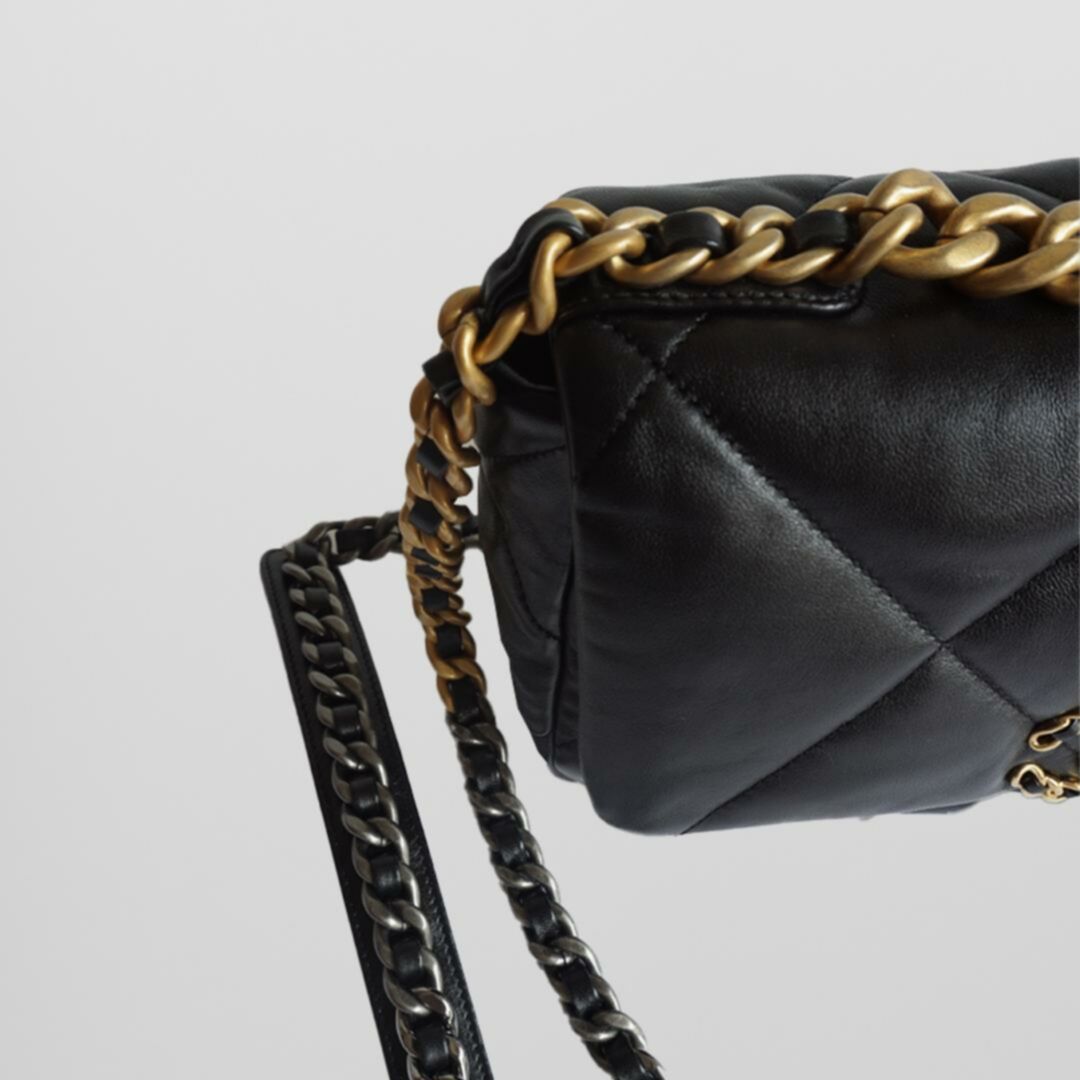 Chanel Chanel 19 