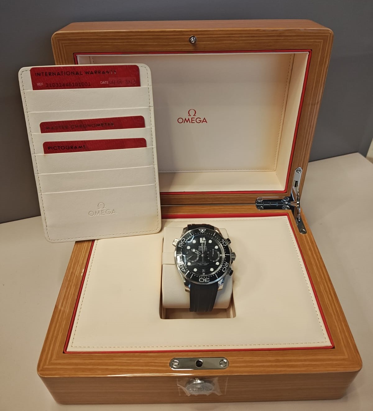 Omega Seamaster Diver 300M 21032445101001