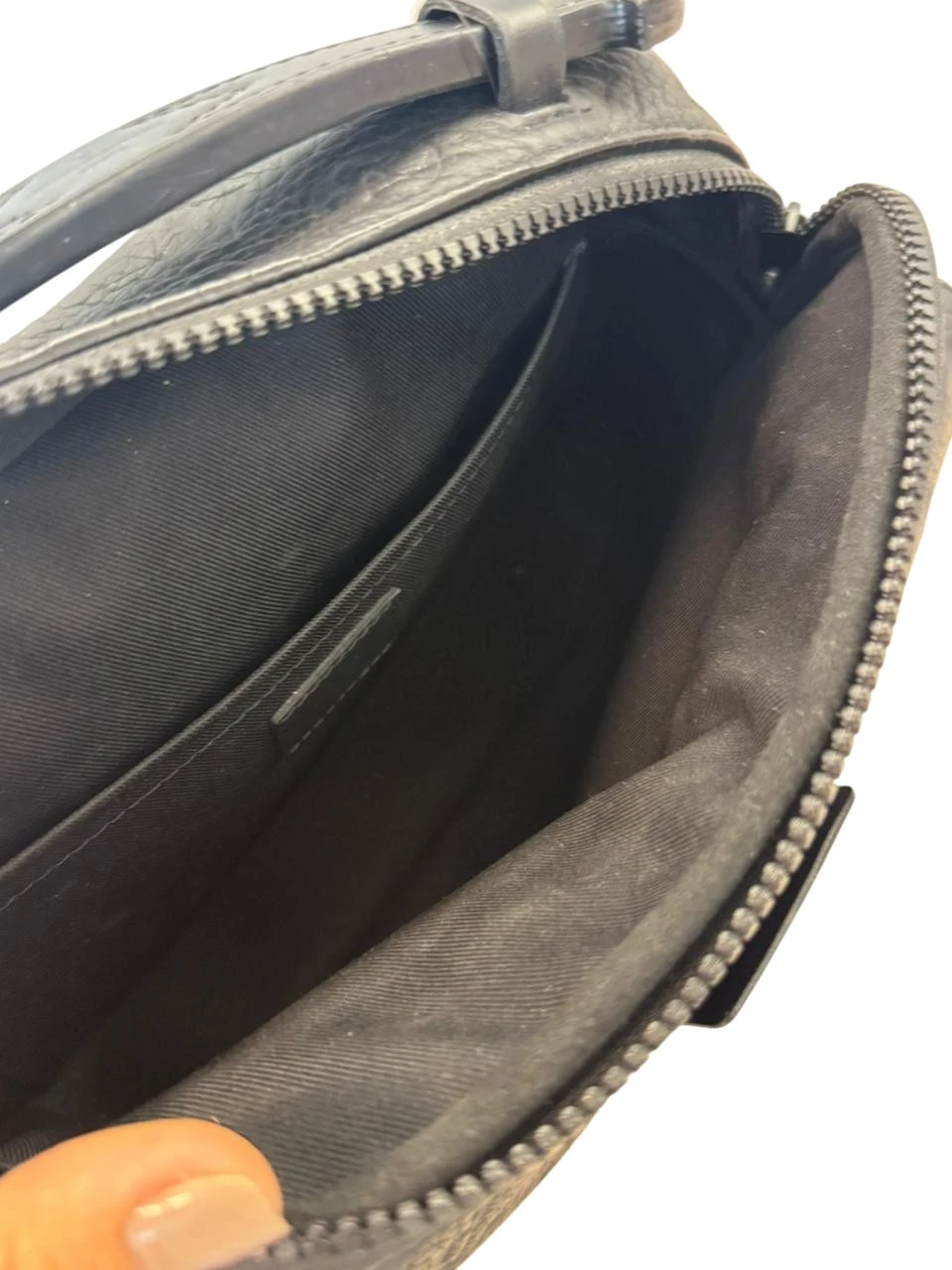 Louis Vuitton Messenger