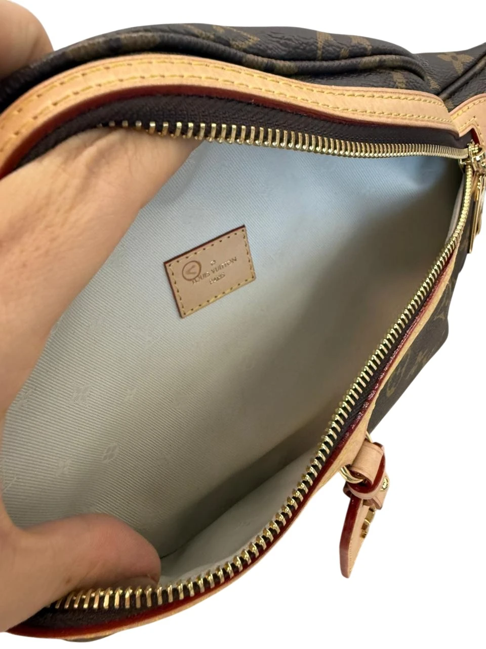 Louis Vuitton Riñonera High Rise