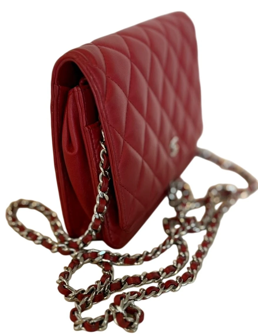 Chanel Wallet on Chain 