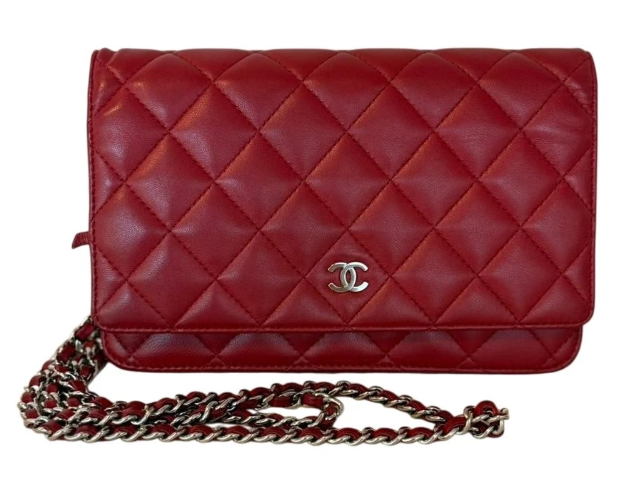 Chanel Wallet on Chain 